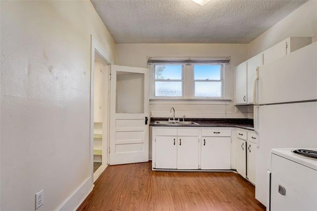 200 & 200 1/2 HIBISCUS COURT, Orlando, FL 32801