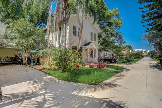 200 & 200 1/2 HIBISCUS COURT, Orlando, FL 32801