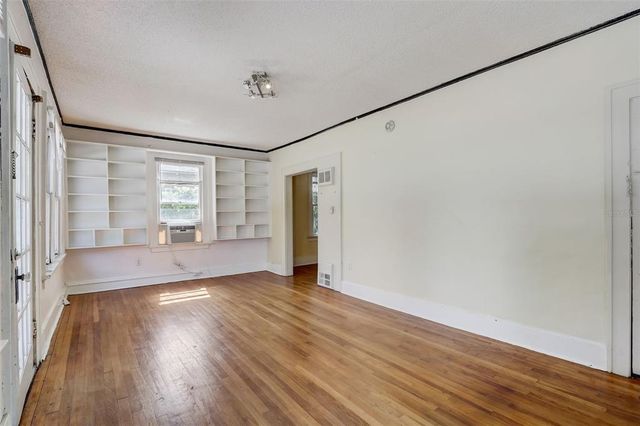 200 & 200 1/2 HIBISCUS COURT, Orlando, FL 32801