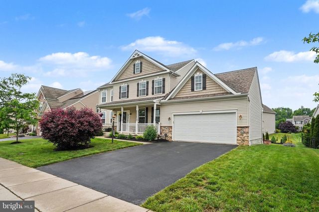 18 OYSTER BAY DR, Mechanicsburg, PA 17050
