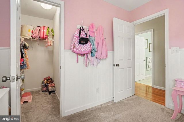 18 OYSTER BAY DR, Mechanicsburg, PA 17050