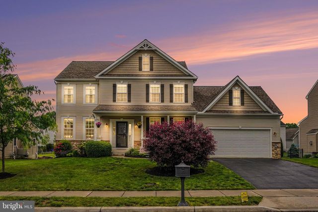 18 OYSTER BAY DR, Mechanicsburg, PA 17050