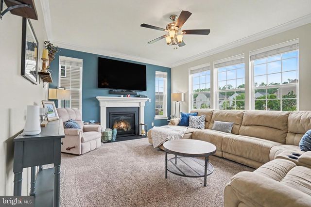 18 OYSTER BAY DR, Mechanicsburg, PA 17050