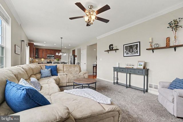 18 OYSTER BAY DR, Mechanicsburg, PA 17050