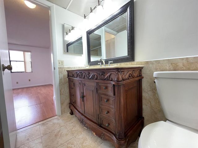 10442 Sunrise Lakes Boulevard 104, Sunrise, FL 33322