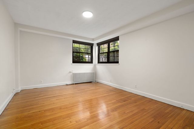 56 Garrison Rd 56, Brookline, MA 02445