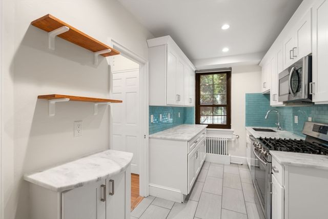 56 Garrison Rd 56, Brookline, MA 02445