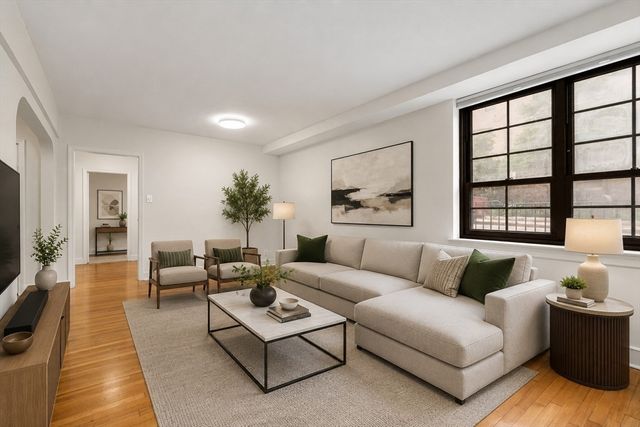 56 Garrison Rd 56, Brookline, MA 02445