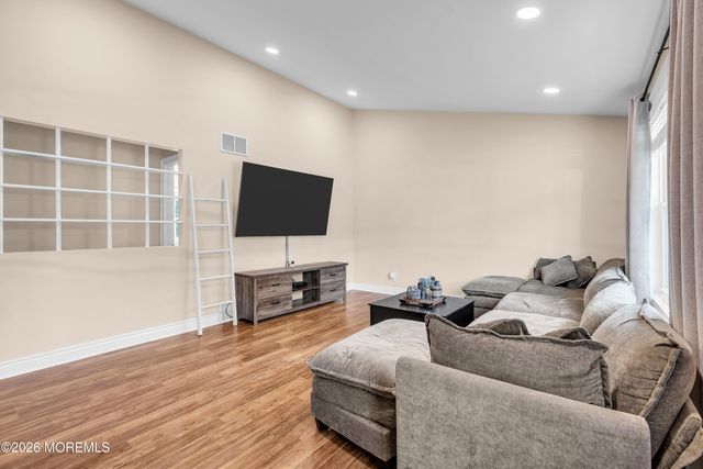 528 Corwill Terrace, Toms River, NJ 08753