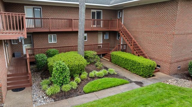 1256 Foursome LN, Virginia Beach, VA 23455