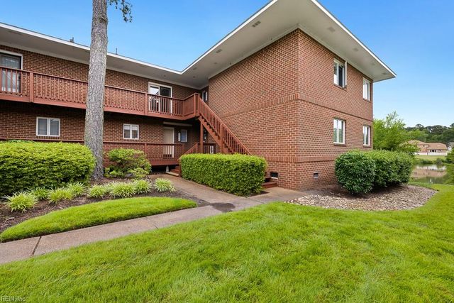1256 Foursome LN, Virginia Beach, VA 23455