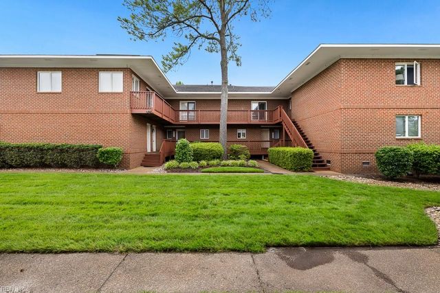 1256 Foursome LN, Virginia Beach, VA 23455