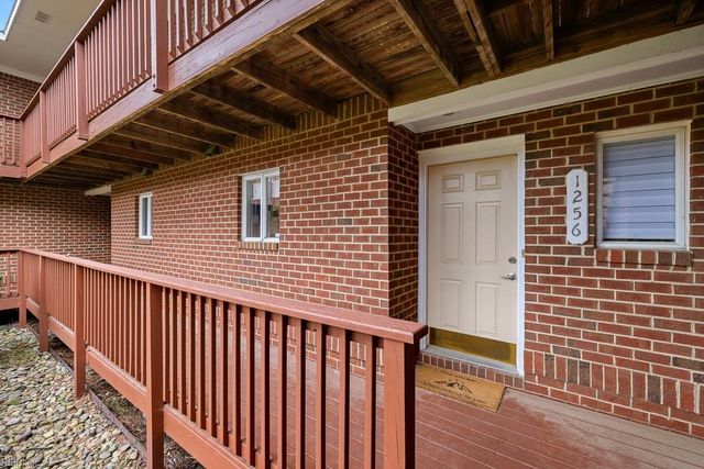 1256 Foursome LN, Virginia Beach, VA 23455