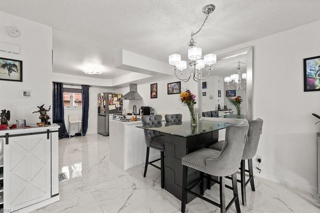 1256 Foursome LN, Virginia Beach, VA 23455