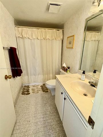 210 174th Street 405, Sunny Isles Beach, FL 33160