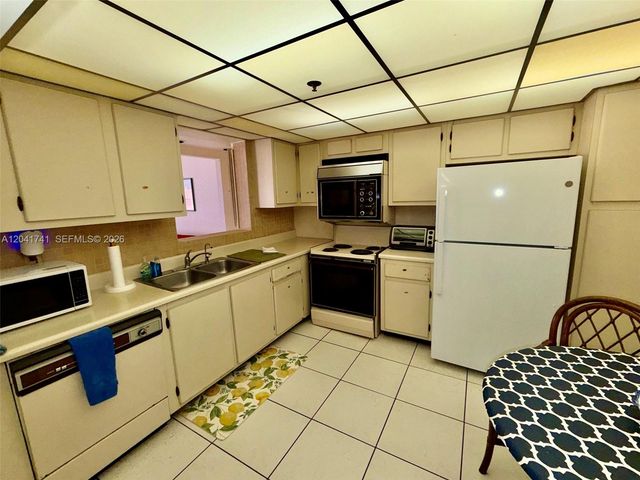 210 174th Street 405, Sunny Isles Beach, FL 33160