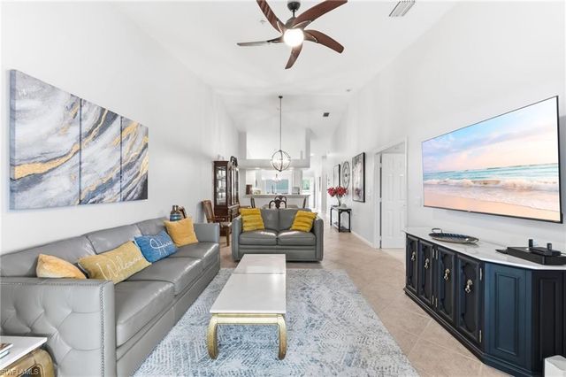 6840 Beach Resort DR 16, Naples, FL 34114