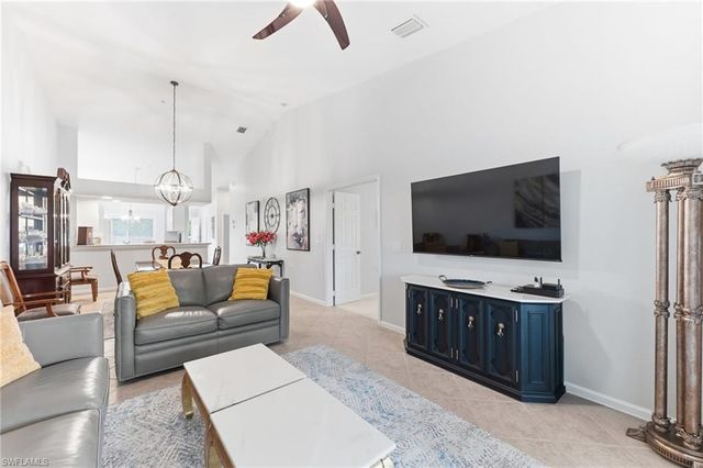 6840 Beach Resort DR 16, Naples, FL 34114