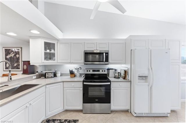 6840 Beach Resort DR 16, Naples, FL 34114