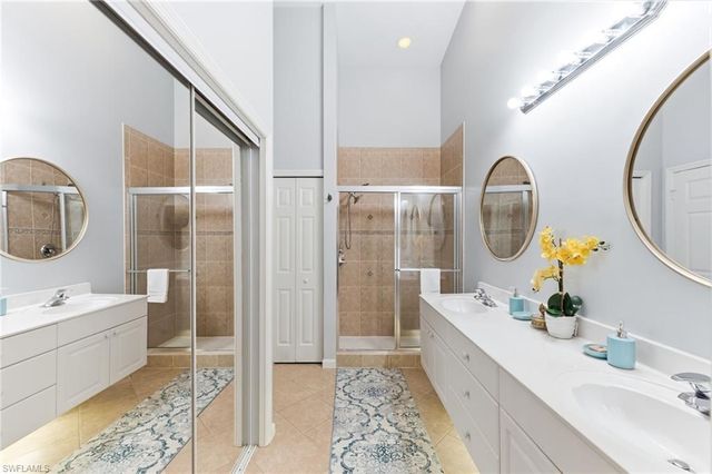 6840 Beach Resort DR 16, Naples, FL 34114