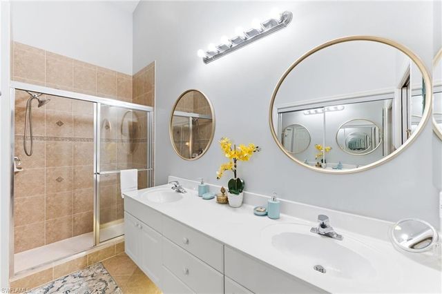 6840 Beach Resort DR 16, Naples, FL 34114