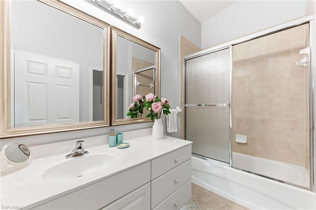 6840 Beach Resort DR 16, Naples, FL 34114