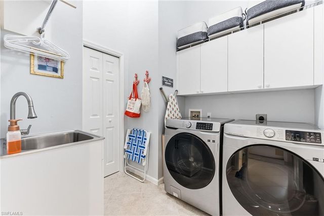 6840 Beach Resort DR 16, Naples, FL 34114