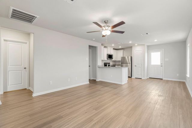 6409 Winter Elm Street, Houston, TX 77048