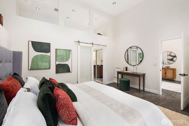 1644 32nd Avenue W, Seattle, WA 98199