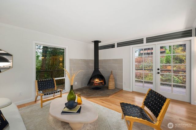 1644 32nd Avenue W, Seattle, WA 98199