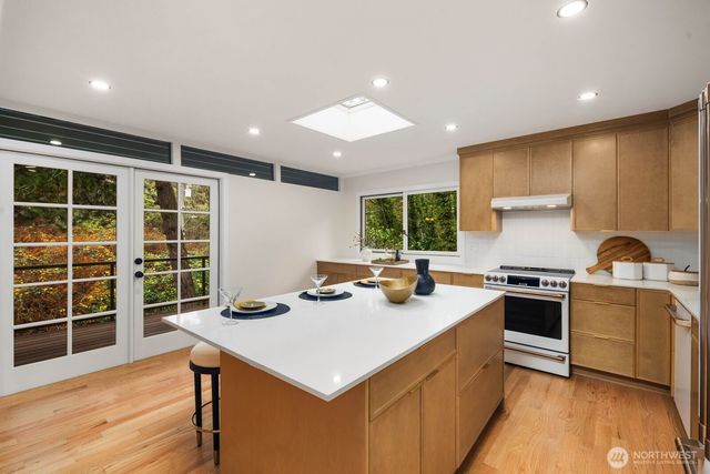 1644 32nd Avenue W, Seattle, WA 98199