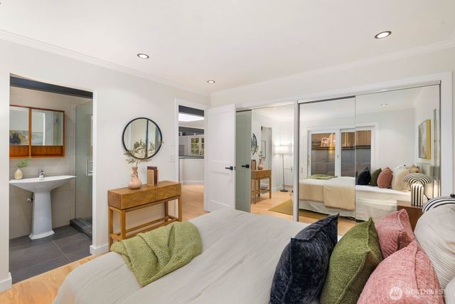 1644 32nd Avenue W, Seattle, WA 98199