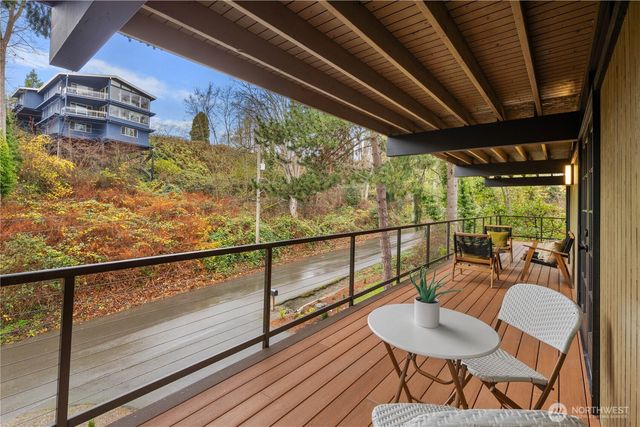 1644 32nd Avenue W, Seattle, WA 98199