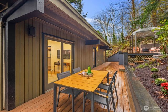 1644 32nd Avenue W, Seattle, WA 98199