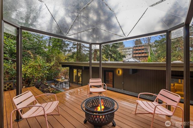 1644 32nd Avenue W, Seattle, WA 98199