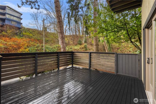 1644 32nd Avenue W, Seattle, WA 98199