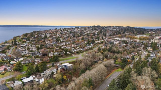 1644 32nd Avenue W, Seattle, WA 98199