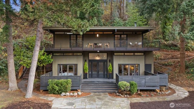 1644 32nd Avenue W, Seattle, WA 98199