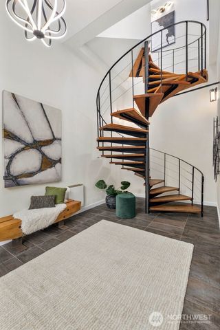 1644 32nd Avenue W, Seattle, WA 98199