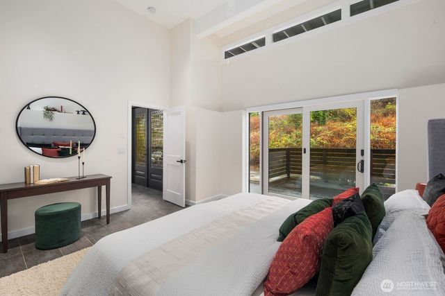 1644 32nd Avenue W, Seattle, WA 98199