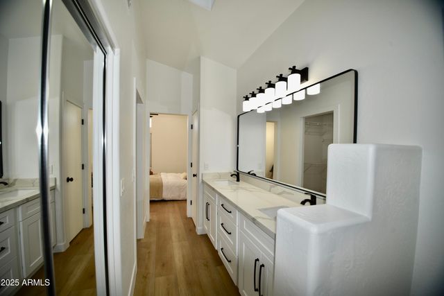 10053 E CAPRI Avenue, Mesa, AZ 85208