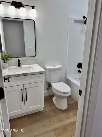 10053 E CAPRI Avenue, Mesa, AZ 85208