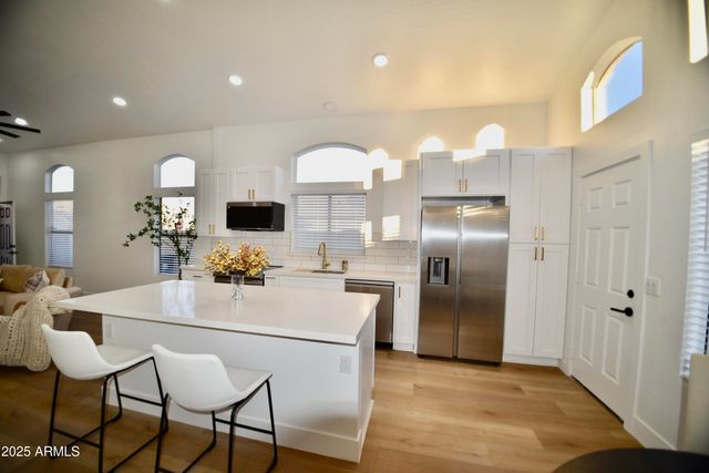 10053 E CAPRI Avenue, Mesa, AZ 85208