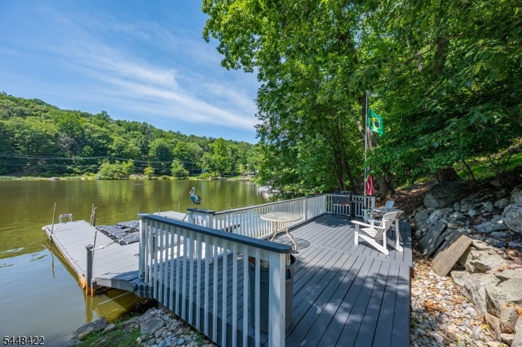 38 Oneida Ave, Hopatcong Boro, NJ 07843 — exterior