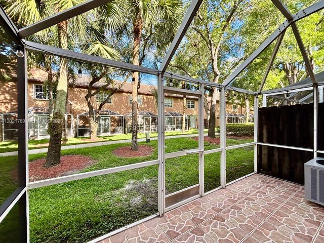 1498 Barcelona Way 3-21, Weston, FL 33327