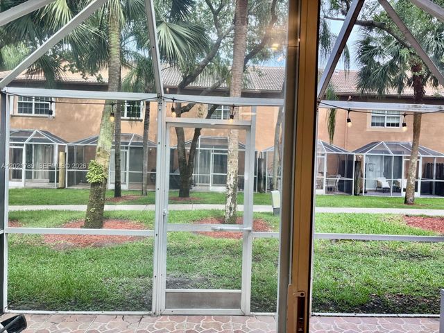 1498 Barcelona Way 3-21, Weston, FL 33327