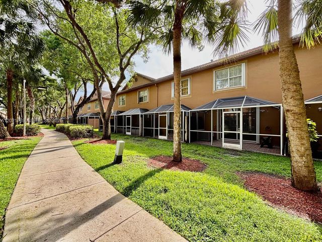 1498 Barcelona Way 3-21, Weston, FL 33327