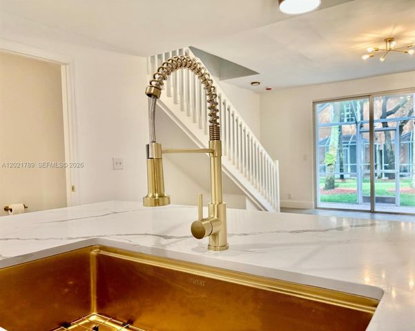1498 Barcelona Way 3-21, Weston, FL 33327