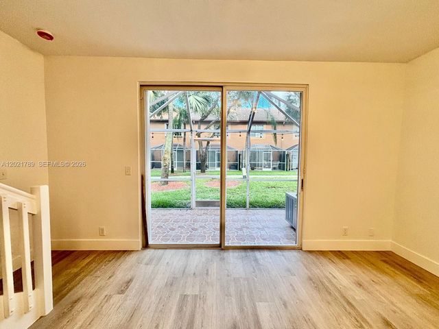 1498 Barcelona Way 3-21, Weston, FL 33327