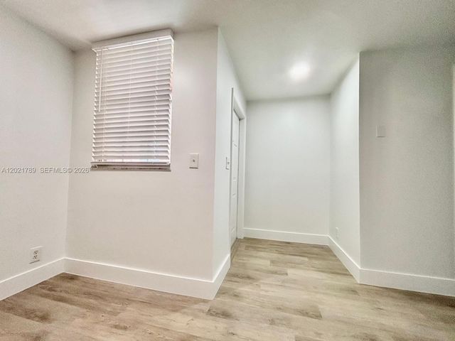 1498 Barcelona Way 3-21, Weston, FL 33327